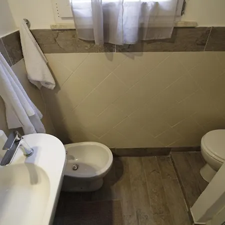 Retro Art House * Rom