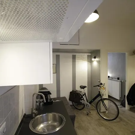 Retro Art House * Rom